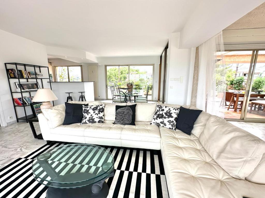Panoramic Sea View Penthouse With Jacuzzi And 450 Sqm Terrace Lägenhet Antibes Exteriör bild