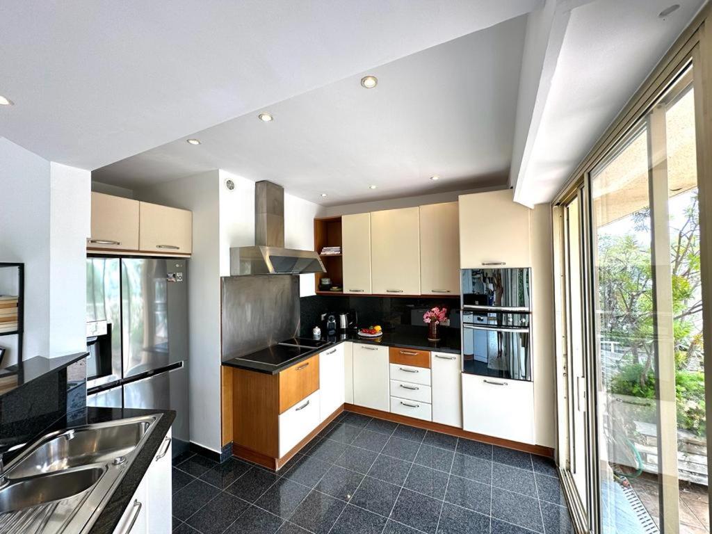 Panoramic Sea View Penthouse With Jacuzzi And 450 Sqm Terrace Lägenhet Antibes Exteriör bild