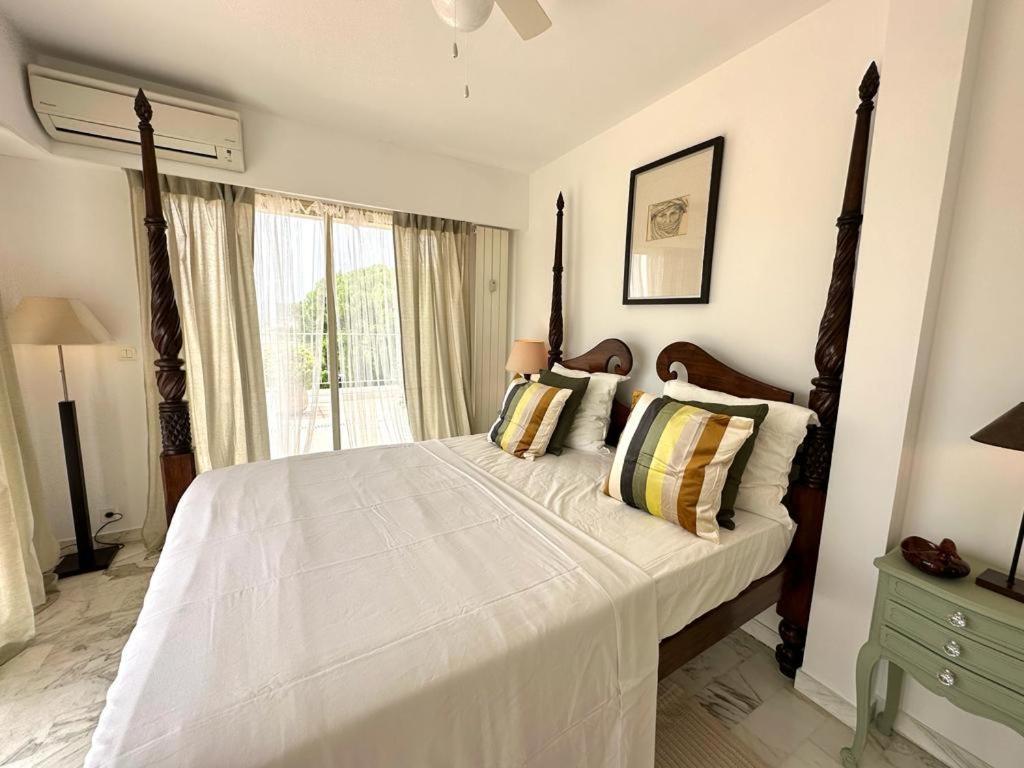Panoramic Sea View Penthouse With Jacuzzi And 450 Sqm Terrace Lägenhet Antibes Exteriör bild