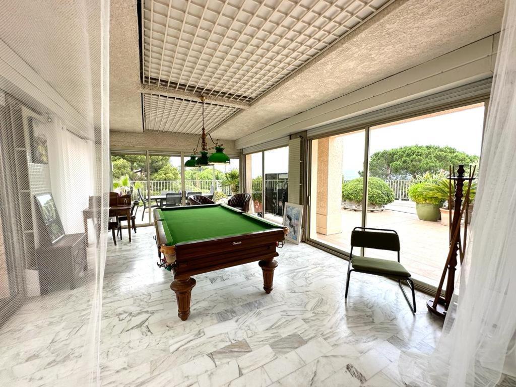 Panoramic Sea View Penthouse With Jacuzzi And 450 Sqm Terrace Lägenhet Antibes Exteriör bild